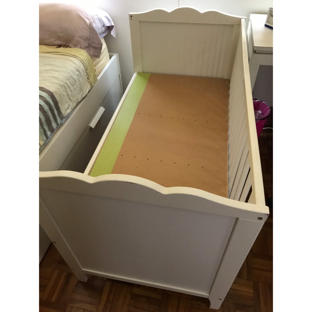 Ikea 嬰兒床