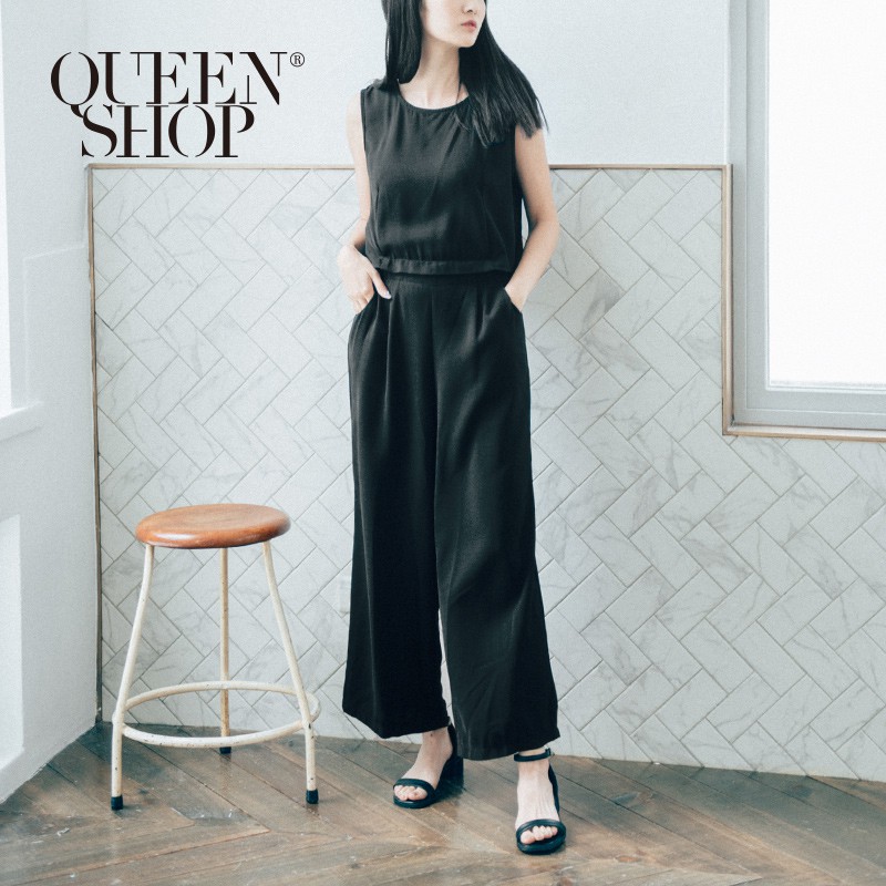 QUEENSHOP【04050478 】後排釦露腰設計雪紡連身長褲＊預購＊