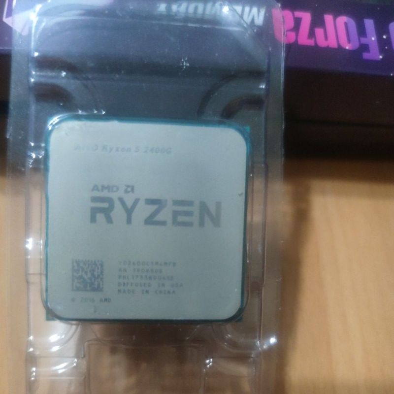 AMD RYZEN R5 2400g