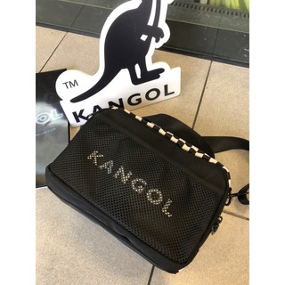 Kangol 🇬🇧袋鼠🦘 60553001 棋盤格拼接 側背包 $1380