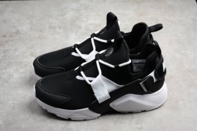 w nike air huarache city