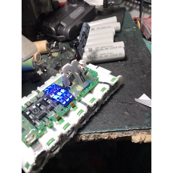 Dyson sv12無線吸塵器的電池更換服務