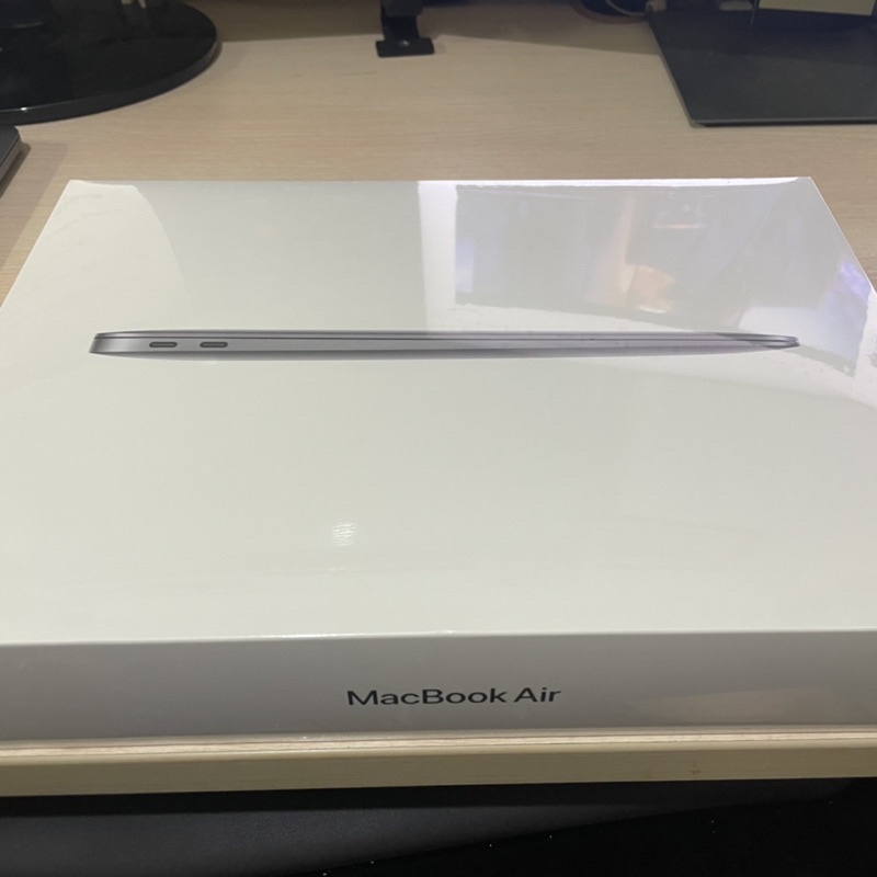 Apple Macbook Air 2020 with M1 chip