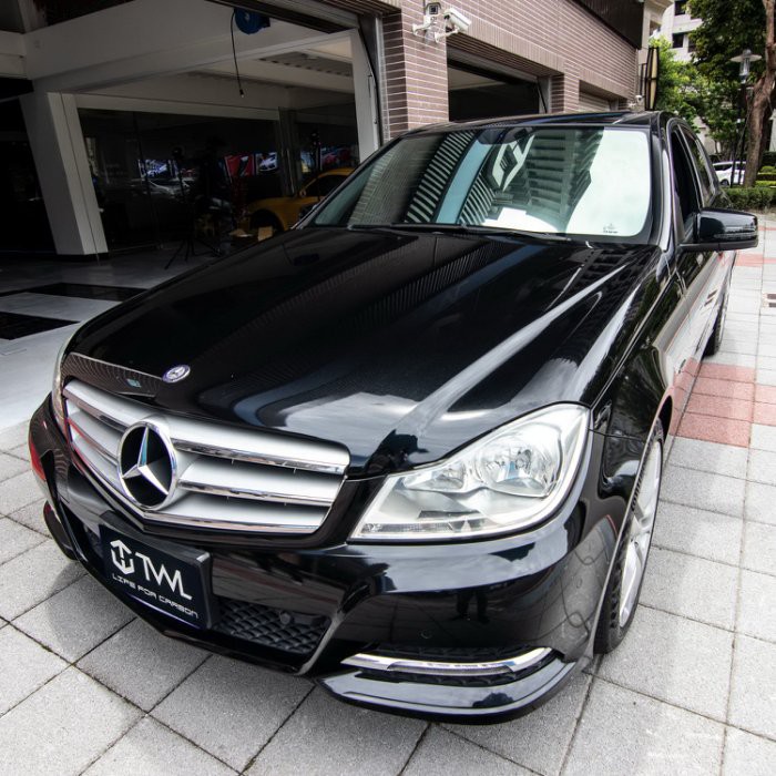 台灣之光 全新 BENZ 賓士 W204 C300 跑車式 Avantgarde 銀色水箱罩 不附大星 台灣製造