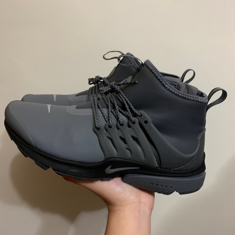 🇹🇼全新現貨W NIKE AIR PRESTO MID UTILITY 防水魚骨慢跑鞋(灰)859527-00