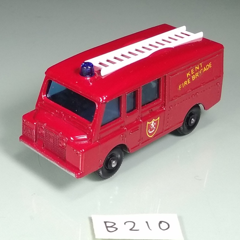 B210: 夢幻逸品，1966年MATCHBOX英國製造，R-57-C2，LAND ROVER FIRE