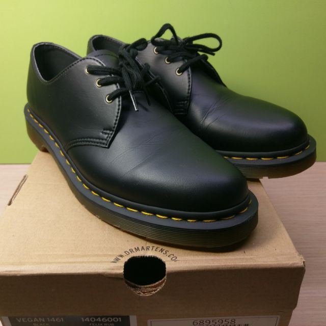 dr martens vegan 1461