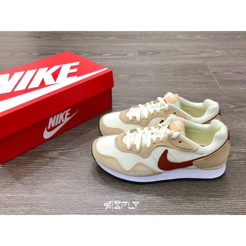 【Fashion SPLY】Nike Venture Runner 奶茶色 火星 復古休閒鞋 DM8454-105