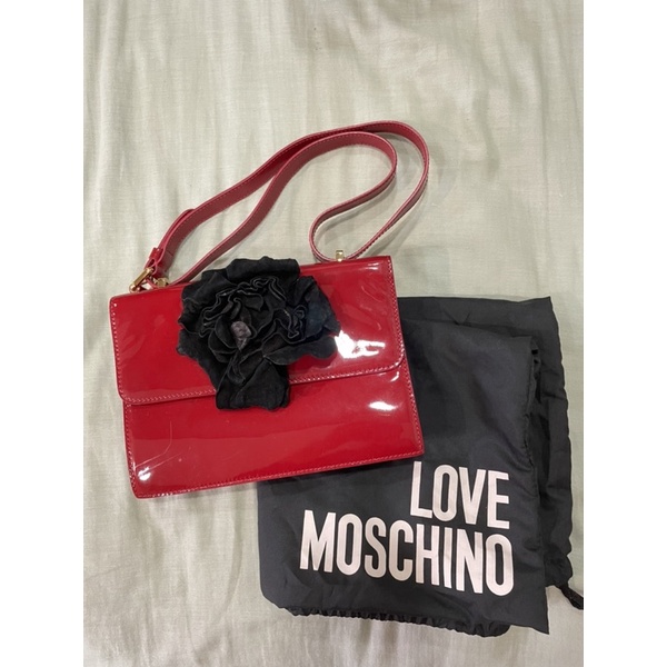 Love Moschino紅色漆皮花朵肩背包