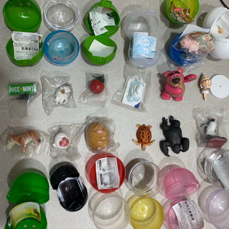 《扭蛋們》狙擊手 玩具總動員 倉鼠 小海豹 海螺女 企鵝 休眠猩猩 角落豬排 草莓麻糬 厚道老虎