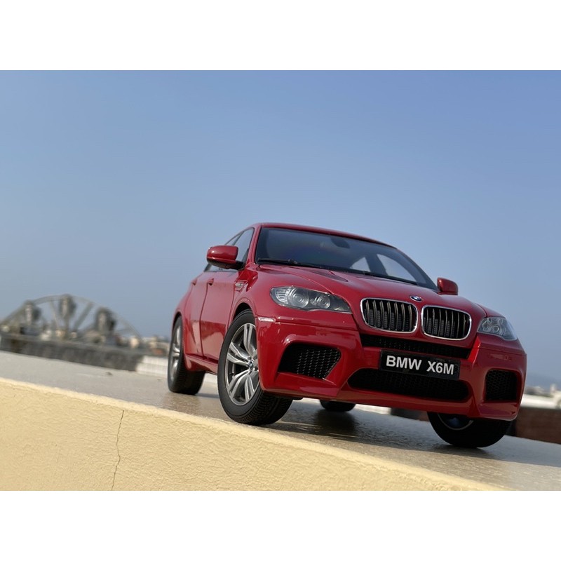 1/18模型車 BMW X6M (E61)紅