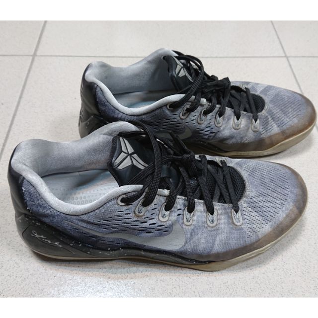 二手Nike IX KOBE 9 EM 金屬銀黑籃球鞋 652908 001 US9.5 很舊 底左前內側有小破