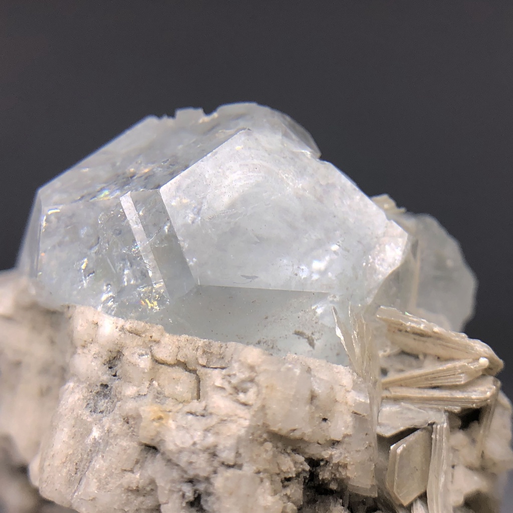 《憶寶珍藏》AS08 天然原礦 雪寶頂 板狀海水藍寶 Aquamarine 原礦 礦物 礦標 礦石 原石 天然水晶 晶礦