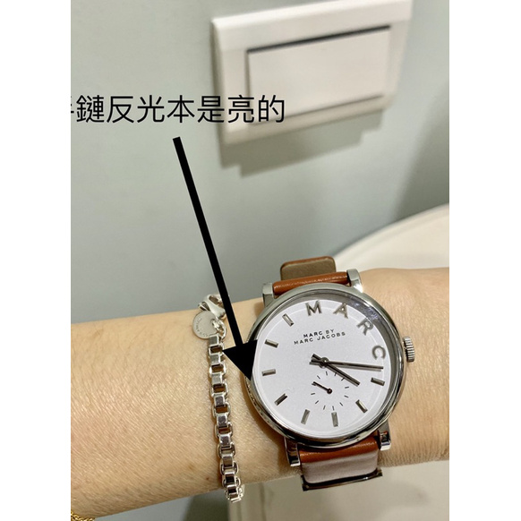 👍愛不釋手👍自戀🥰一直會想看自己的錶👍美式時尚👍Marc By Marc Jacobs白面盤+知性棕色真皮錶帶🥰中性手錶