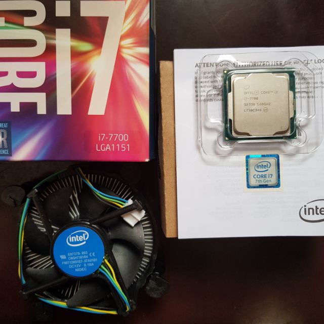 Intel CPU I7-7700 (完整盒裝附風扇) 保固至2021/1/4
