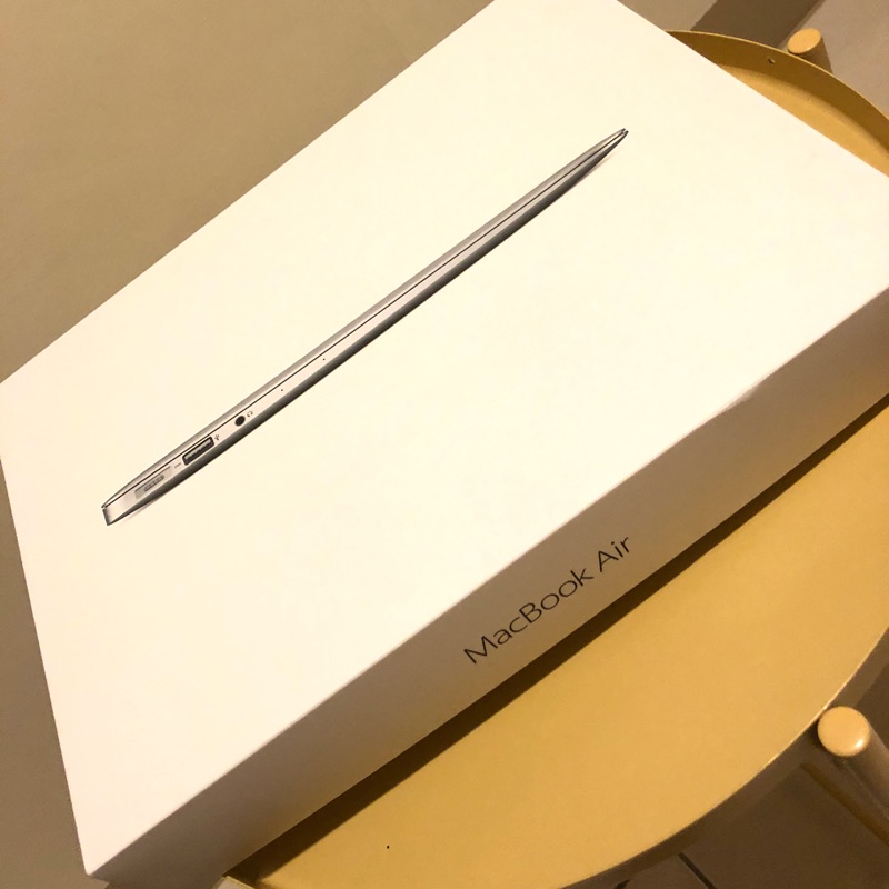 Apple MacBook Air 13.3吋銀色 1.6GHz/i5/8G 128G 2016生產 9.8成新 筆電