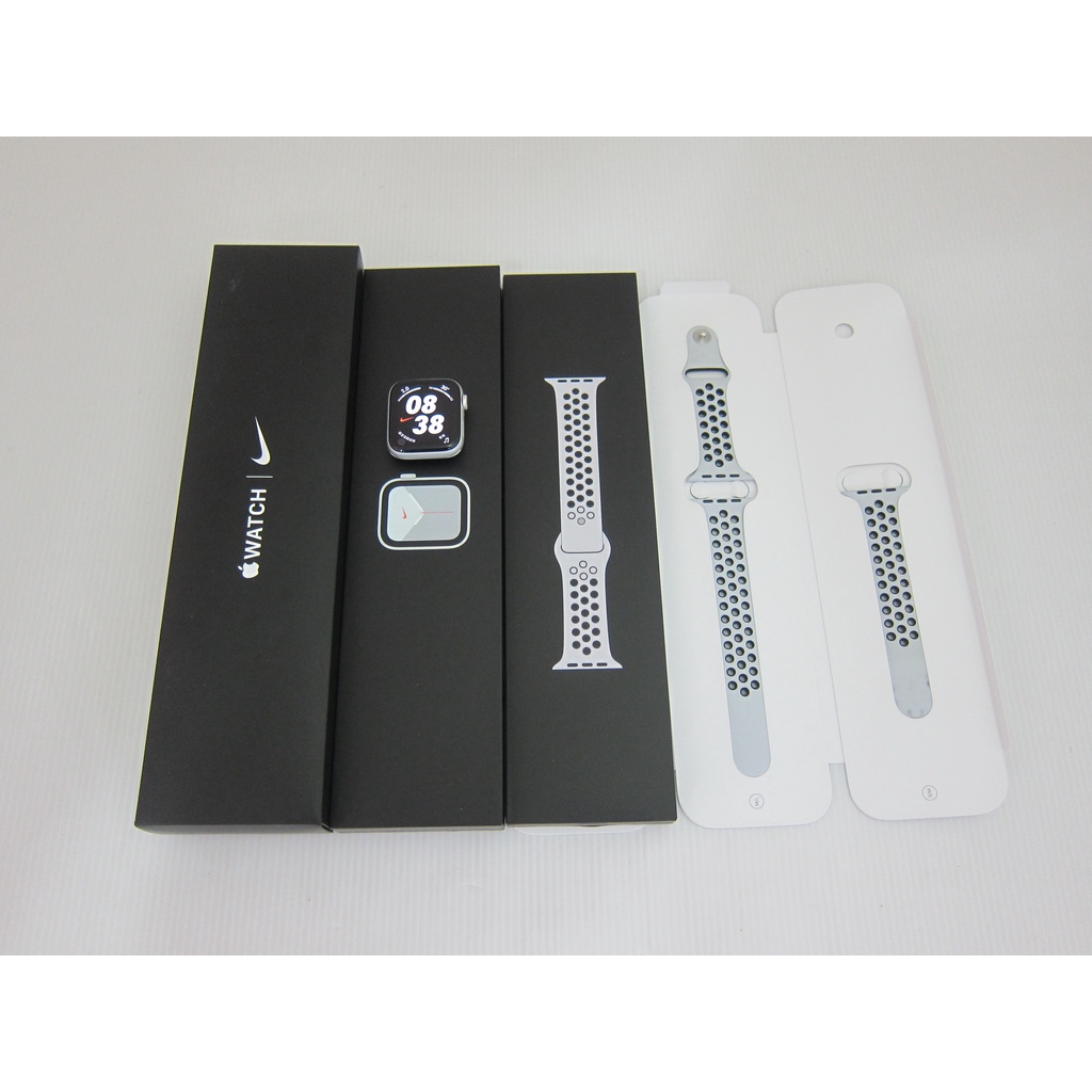 明星3C Apple Watch Nike SE GPS版 44mm 銀色鋁金屬錶殼+白色錶帶*(G1019)*