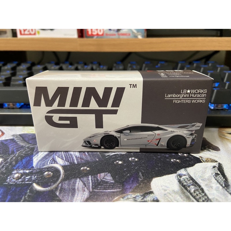 MINI GT 258 戰鬥小牛