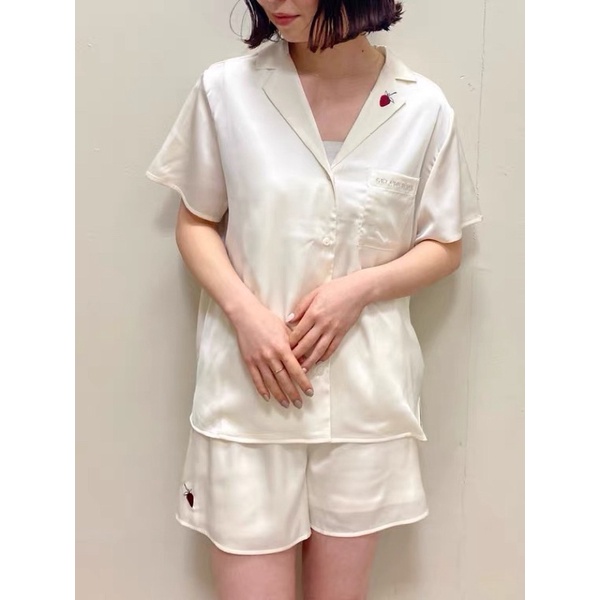 momo日系小舖🍑gelato pique 仿絲 日系一顆草莓睡衣 睡裙 家居服 吊帶睡衣