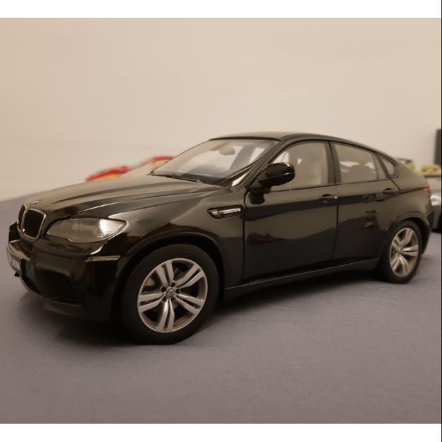 kyosho 1/18 BMW X6M 模型車