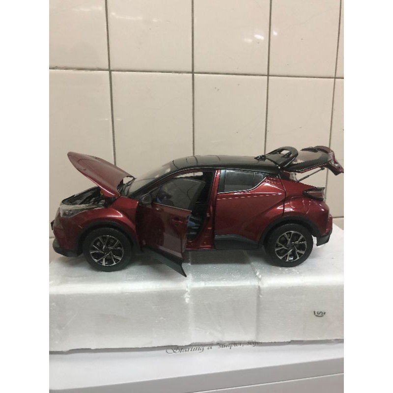 Toyota CHR1/18 模型全新二手無損有原裝盒