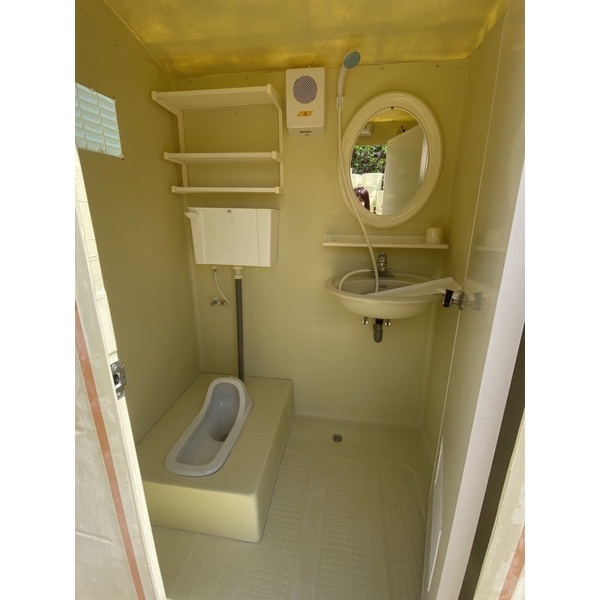 豪華型流動浴室廁所，可以當浴室洗澡，全省回頭車運送員高雄市區免運費，其他地區運費另計ID：0925523166