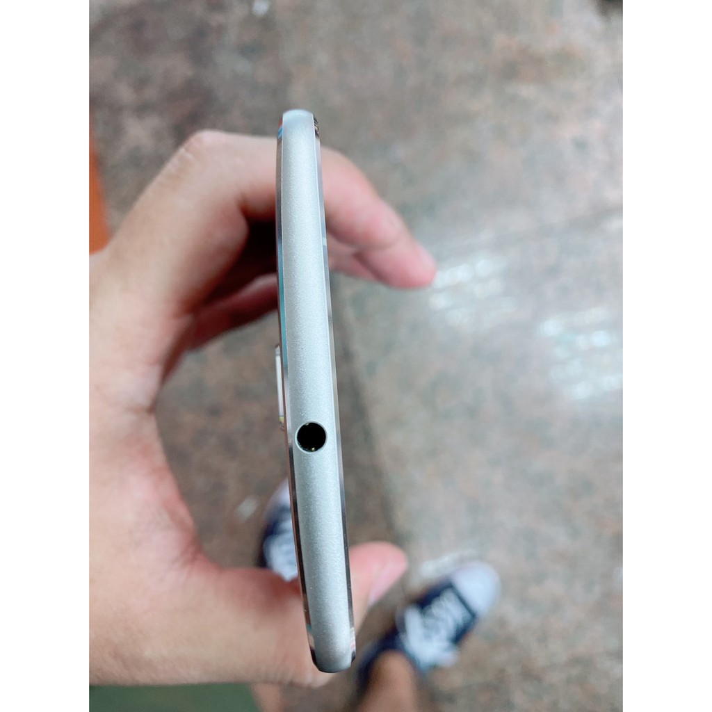 直購價 2 500元 Asus Zenfone 3 Deluxe Zs570kl 32gb 二手機 中古機 9成新 蝦皮購物