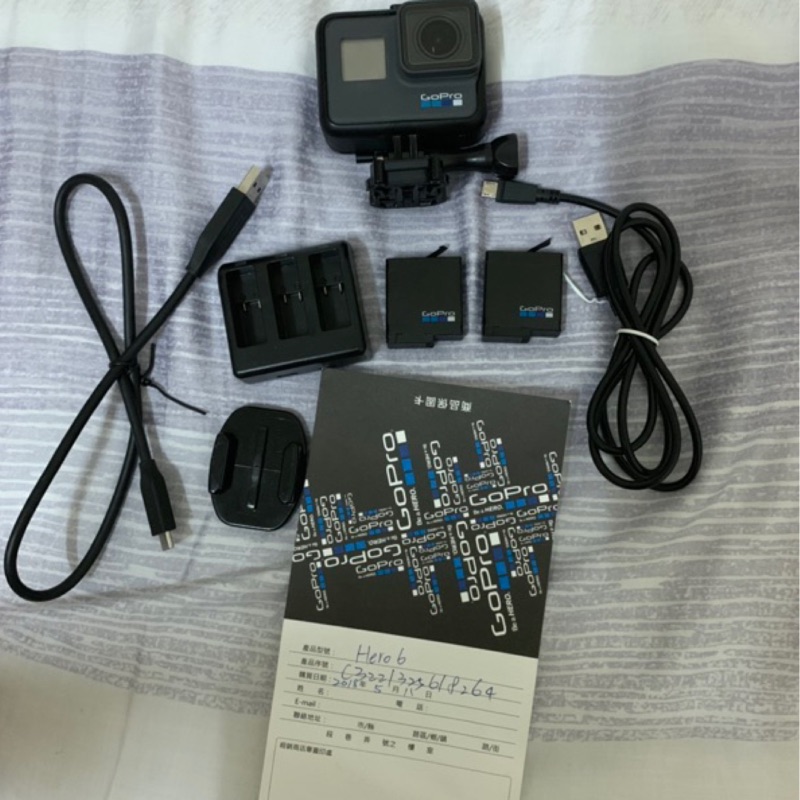 GoPro hero6 無盒2018/5/11購入有保固卡（附贈電池充電器，螢幕、鏡頭有貼玻璃貼，一條TypeC充電線）