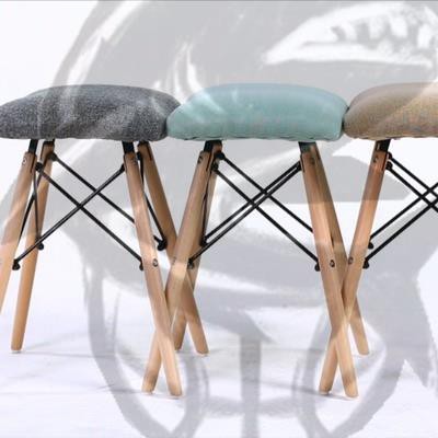 現貨 居家達人館 北歐無靠背凳子簡約木質美甲登書桌木頭化妝椅ins家用單人椅子風 蝦皮購物