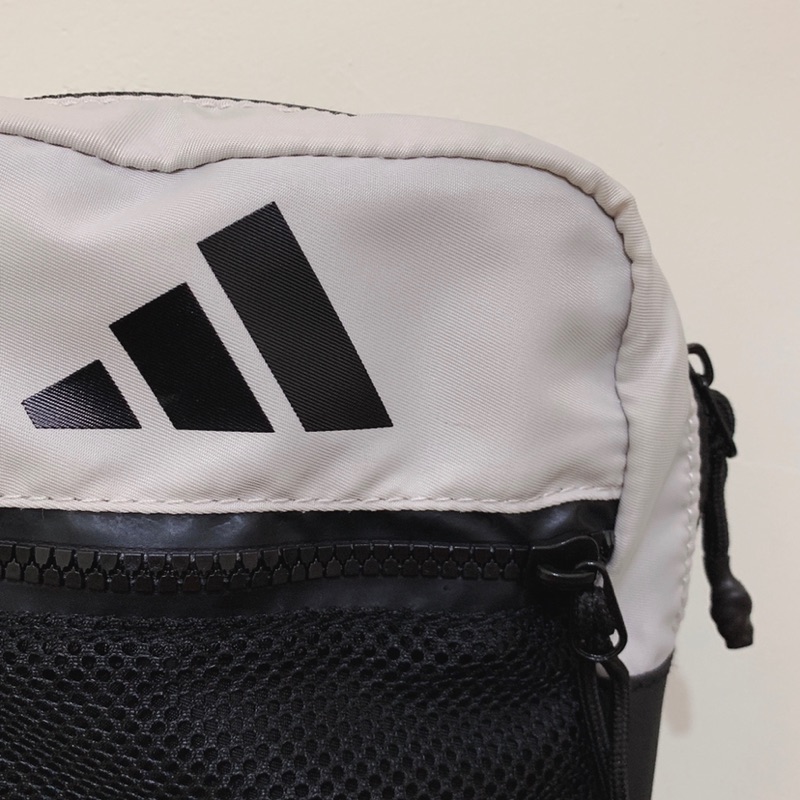 🖤 Adidas 愛迪達 小包包 側背 斜背 白黑 全新 DQ1074