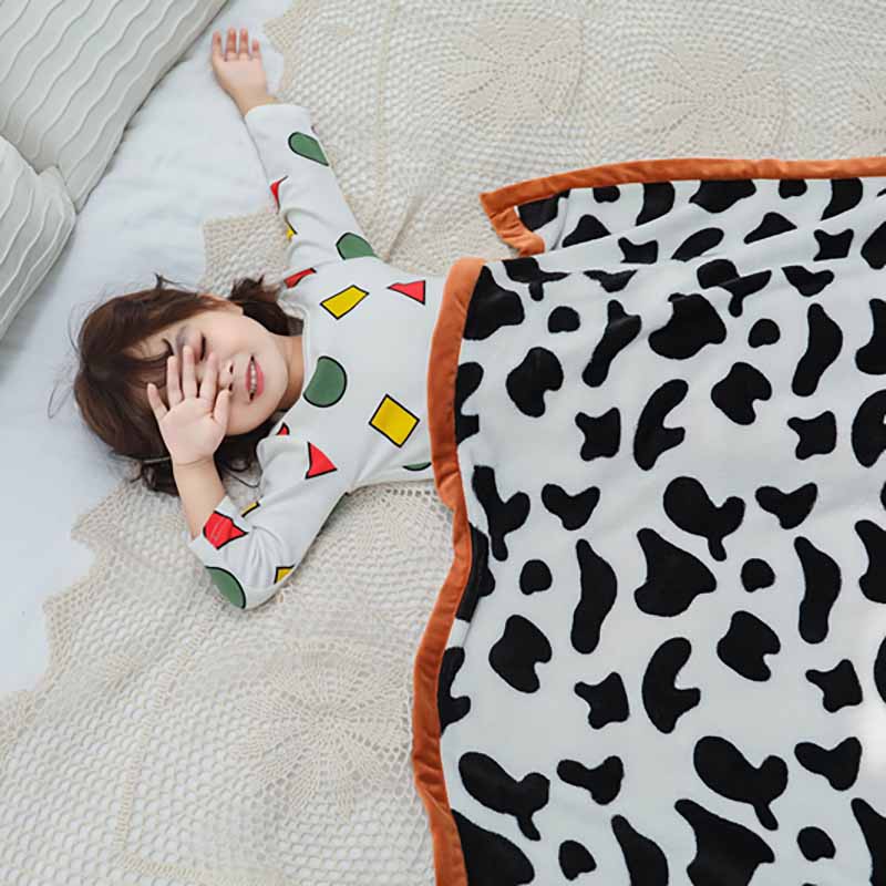 蠟筆小新同款小白毛毯卡通毛毯卡通涼被毯子被子兒童午睡空調被兒童 蝦皮購物