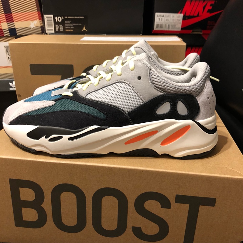 yeezys 700 og