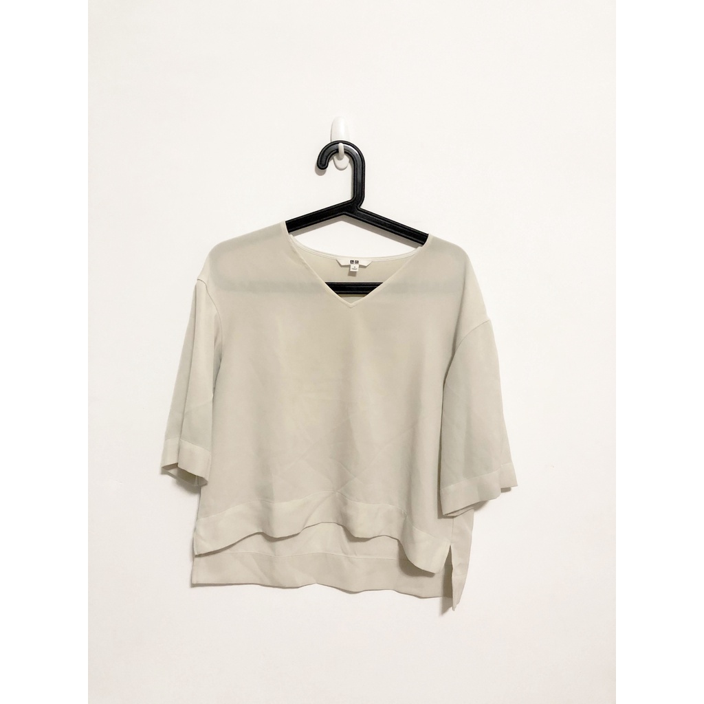 Uniqlo 雪紡v領的價格推薦 21年10月 比價比個夠biggo