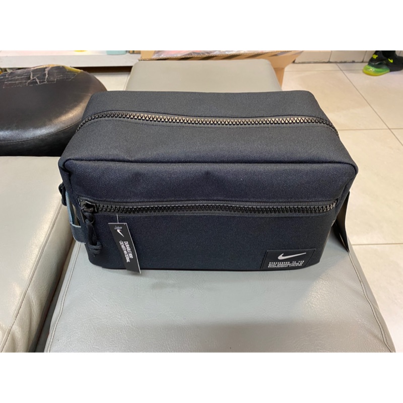 nike utility shoe tote