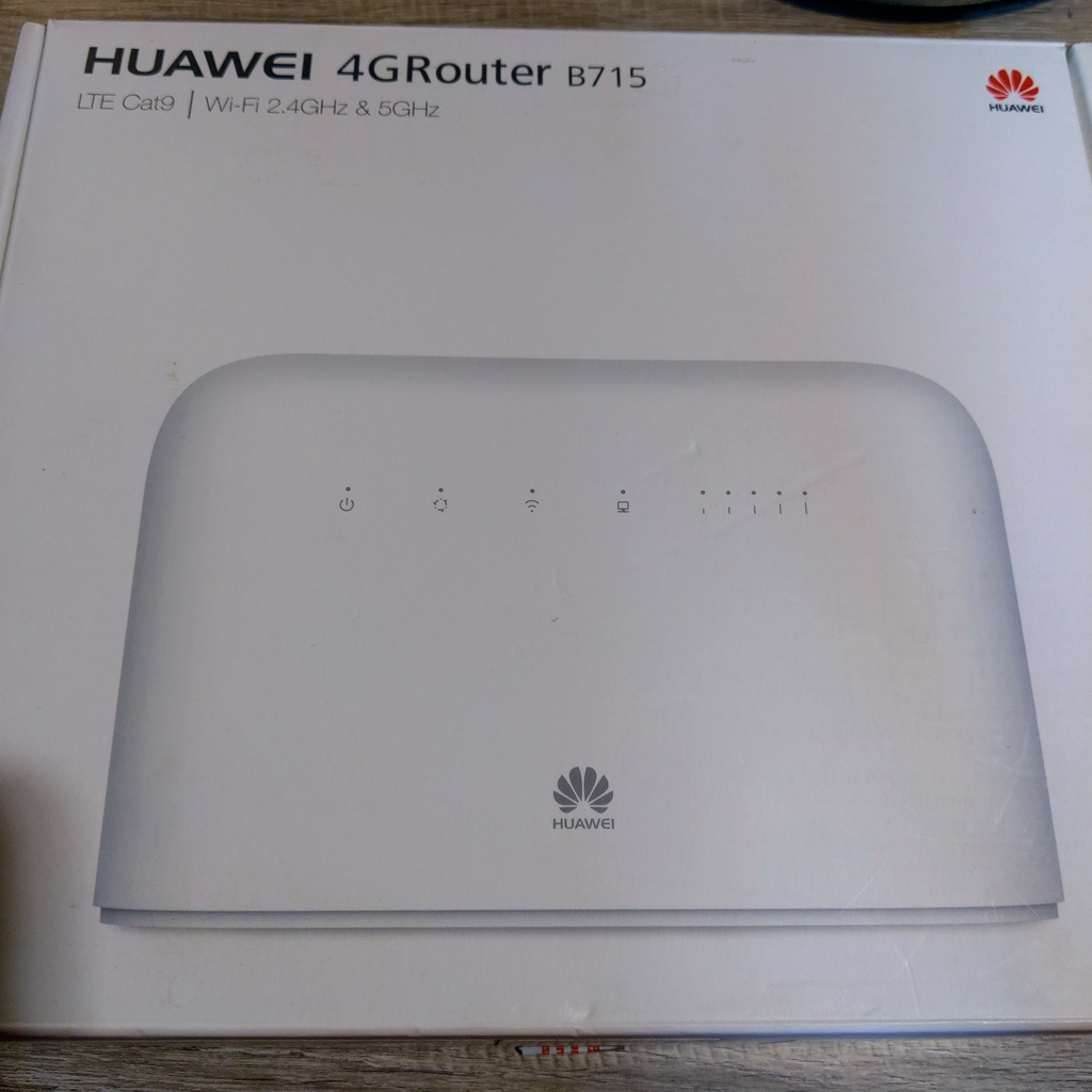 華為 路由器 HUAWEI Router 4G LTE B715