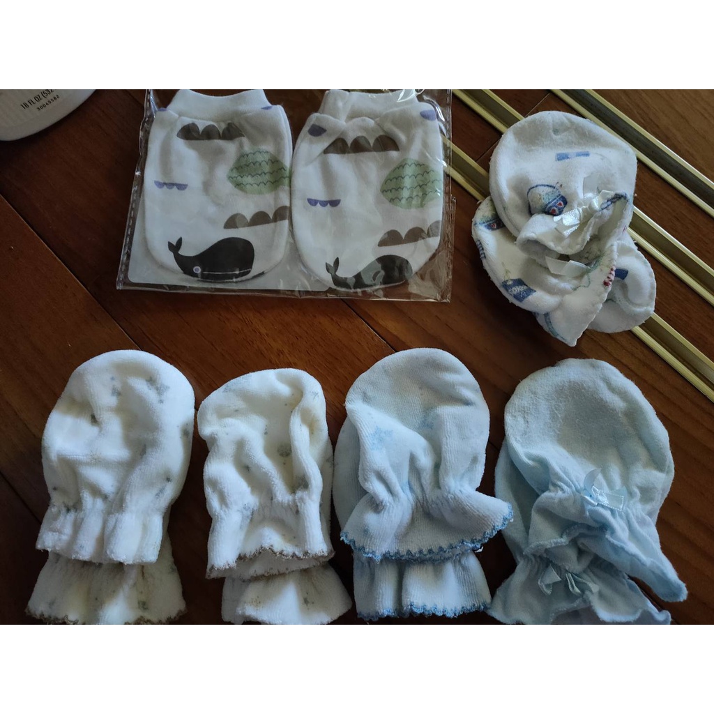 新生兒柔軟手套 嬰兒手套 寶寶手套(二手與新的)合售