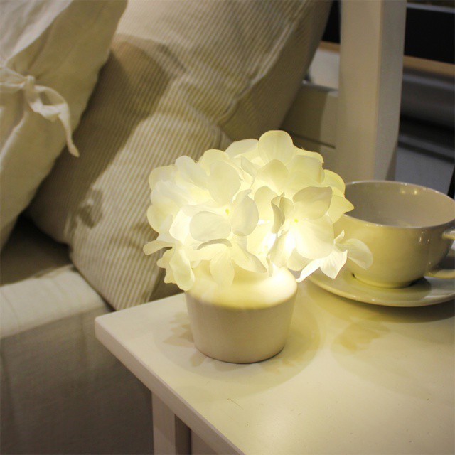 韓國 Via K Studio LED仿真花夜燈-白色繡球花陶瓷盆栽 (交換禮物 聖誕節)