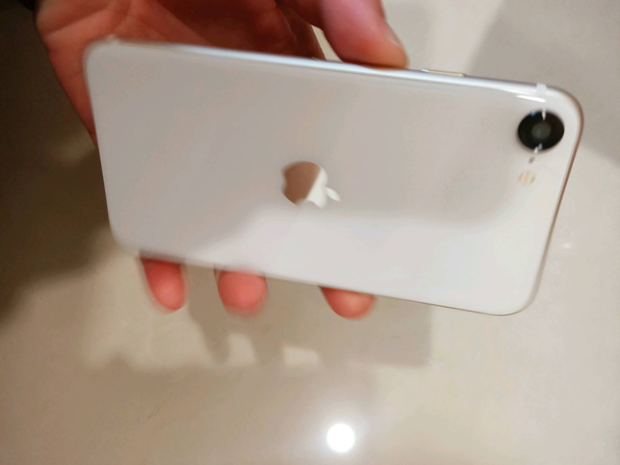 Apple iPhone SE (第3代2022) 128G 4.7吋黑/白/紅8/26起出貨廠商直送 