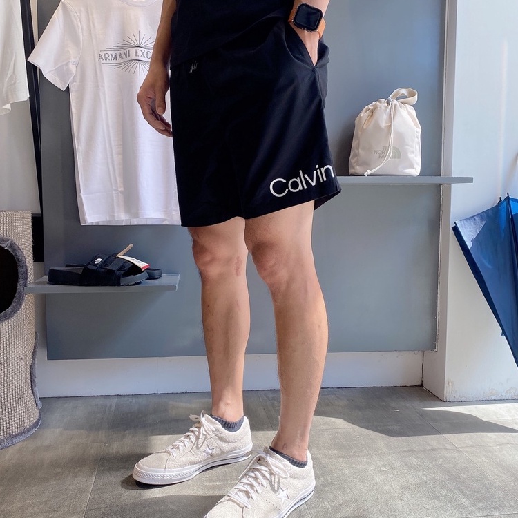 【蟹老闆】Calvin Klein CK 男短褲 海灘褲 下Calvin黑