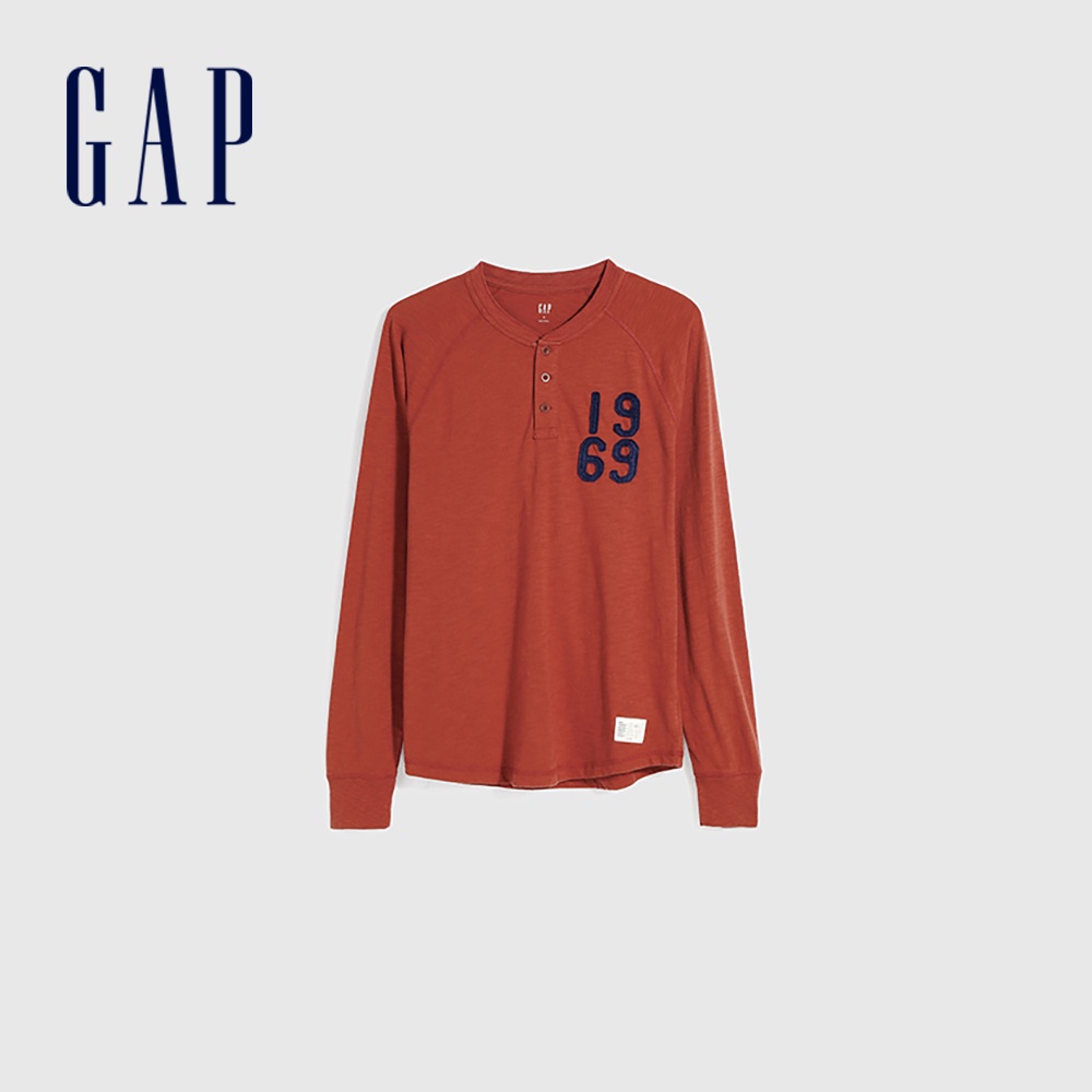 Gap 男裝 Logo復古亨利領長袖T恤 1969復古經典系列-橘紅色(497836)