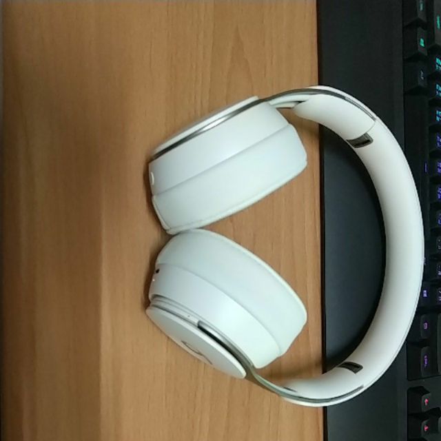 Beats Solo Pro 耳機金色 預購需等待喔~