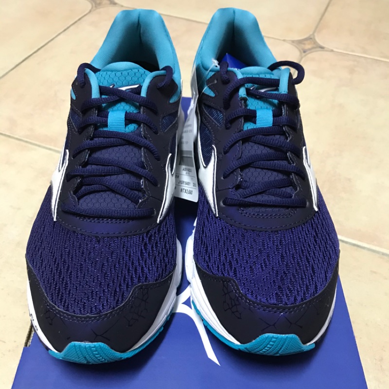 Mizuno wave equate2 美津濃慢跑鞋