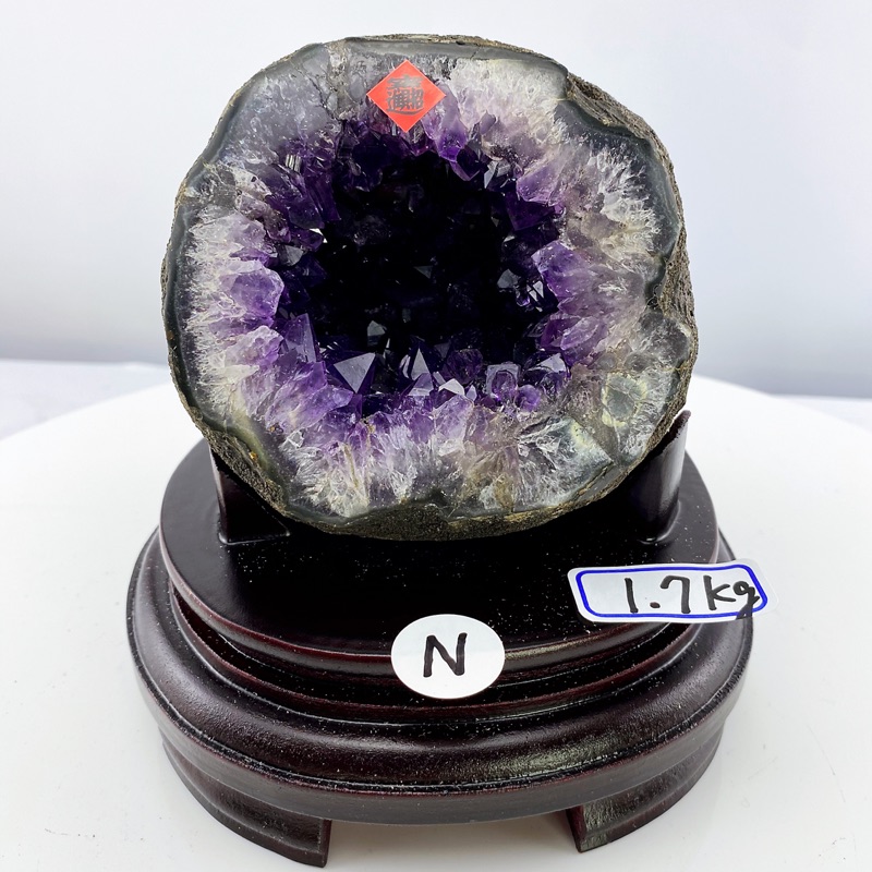 H1412 頂級烏拉圭ESP土型紫水晶洞 1.7kg（玄武岩原皮）高17cm，寬14cm，厚度15cm，洞深4cm紫晶洞