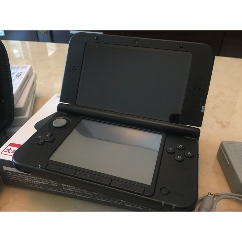 Nintendo 任天堂 3DS LL 霧面黑 盒裝完整 附充電器 原廠攜帶保護殼 R4 一張 保存超良好