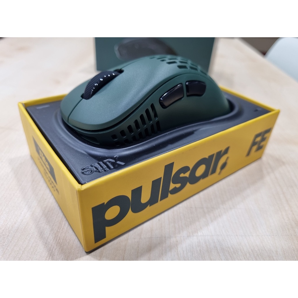 Pulsar Xlite V2 Mini Wireless (綠色) 限量創始版(含superglide 玻璃貼)