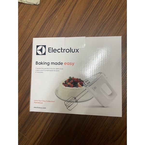 【 Electrolux 】伊萊克斯手持式攪拌機 EHM3407
