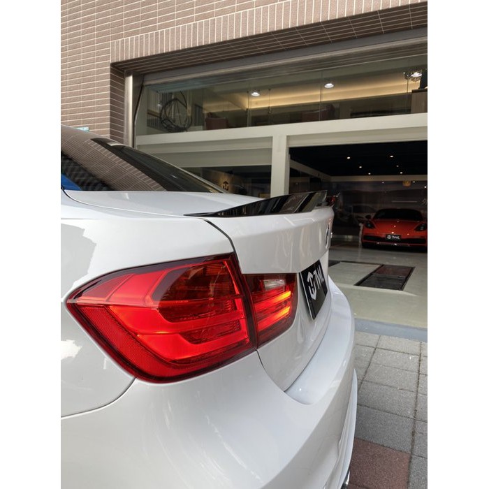 &lt;台灣之光&gt;全新 BMW F30 14 12 15 13年原廠型歐規款LED 後燈 尾燈 外側 (黃色方向燈)