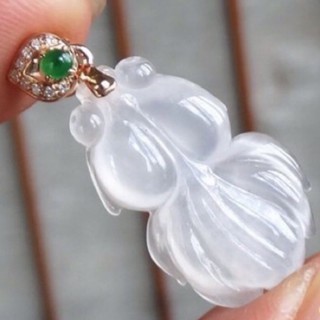 頂1225 泛光玻璃種天然緬甸A貨水潤冰透白翡可愛胖胖翡翠「金魚」「魚」18K金鑽墜玉墜墜子年年有餘胸墜吊墜掛件頸墜