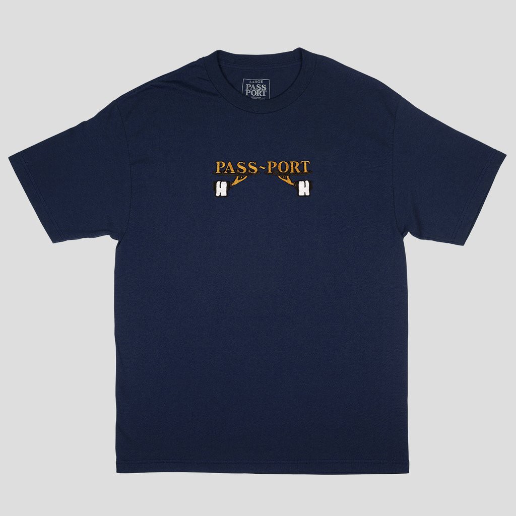 忠誠商行 Pass Port Waiter 短袖tee 現貨販售 蝦皮購物