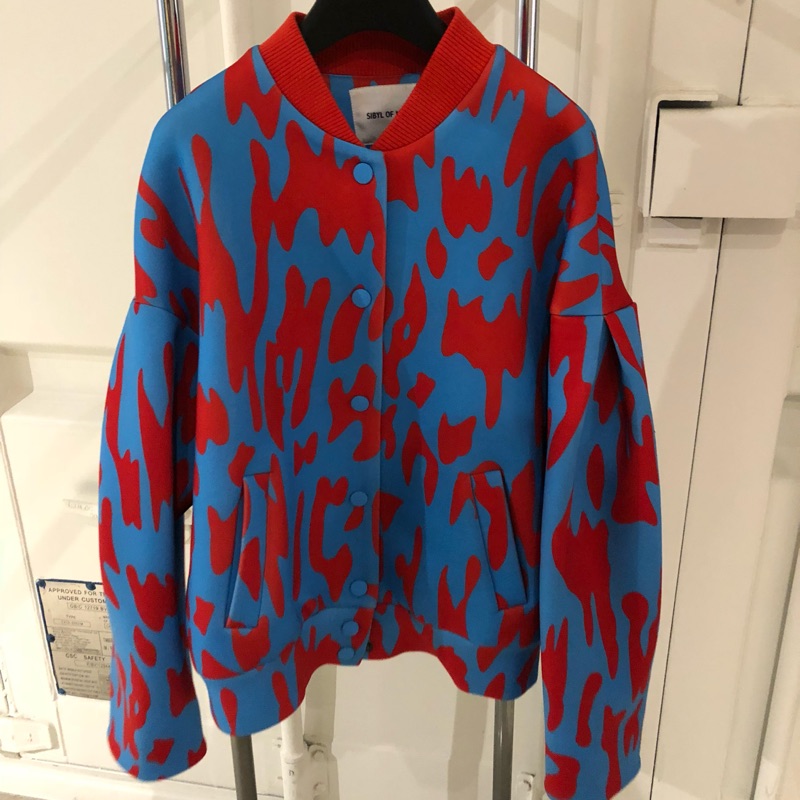 藍紅花紋造型薄太空棉外套